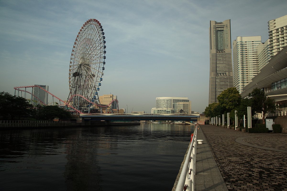 早朝のみなとみらい