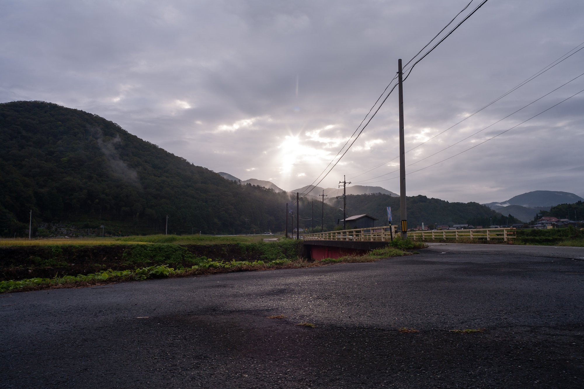 少し遅い朝日・・。