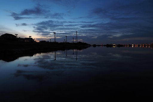 縞模様の夜明け