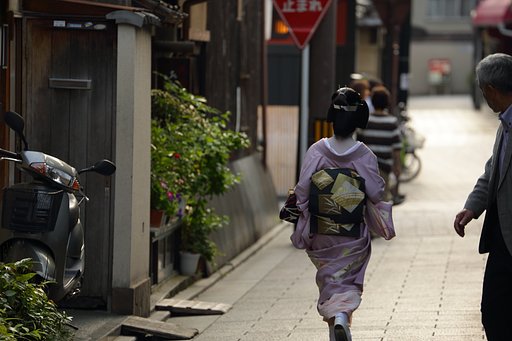 舞子はん、走りはる