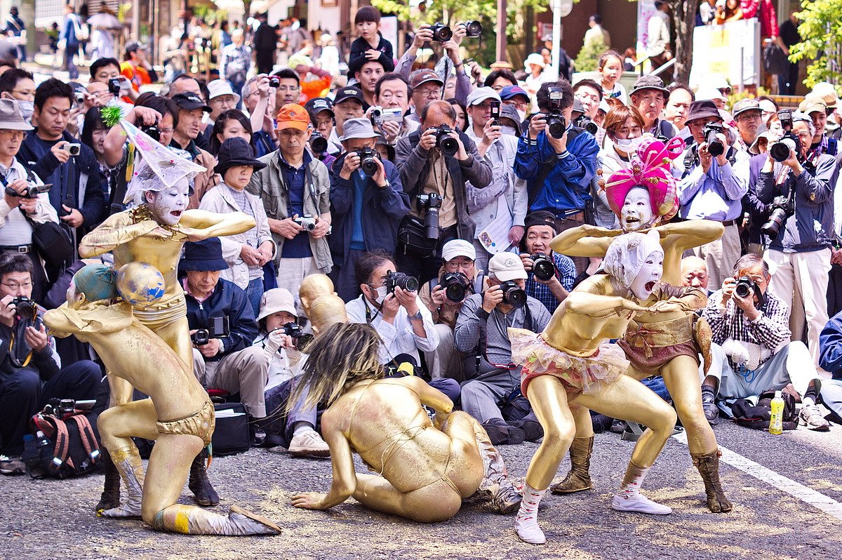 金粉ショーを撮る人