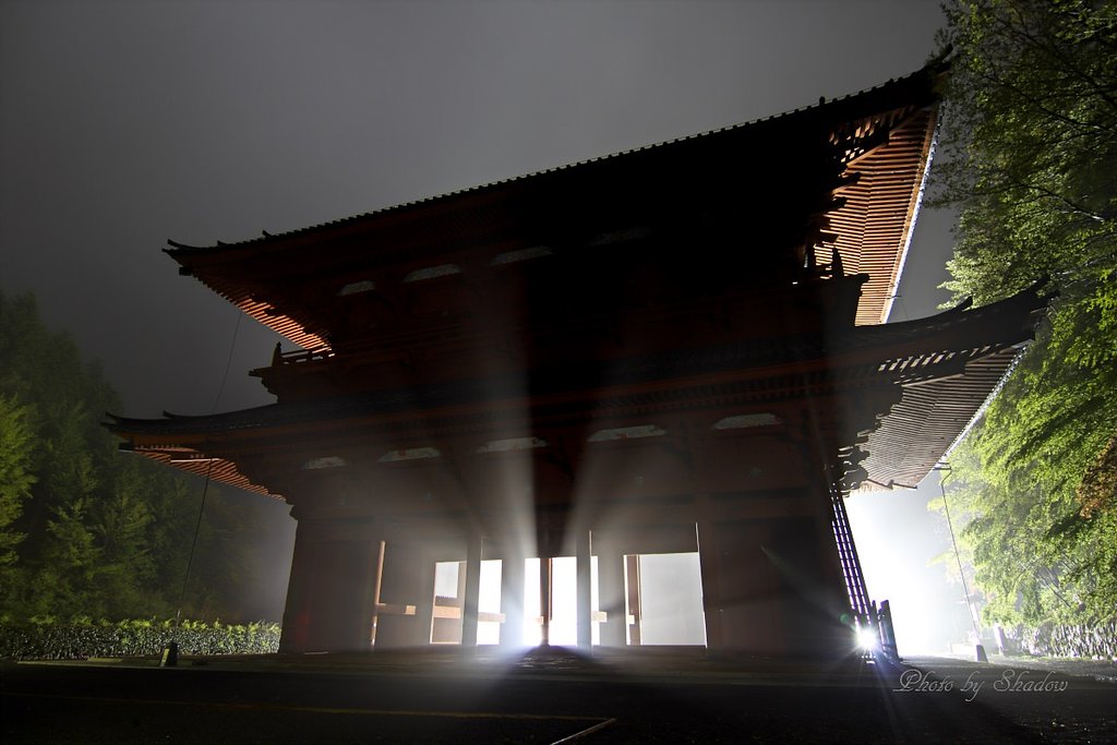 霧中の大門