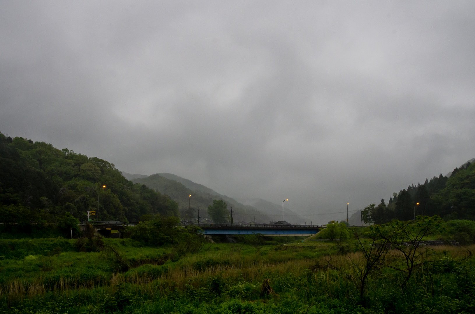 小雨降りの朝。