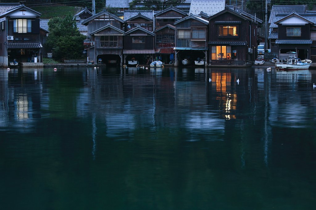 夕闇せまる伊根