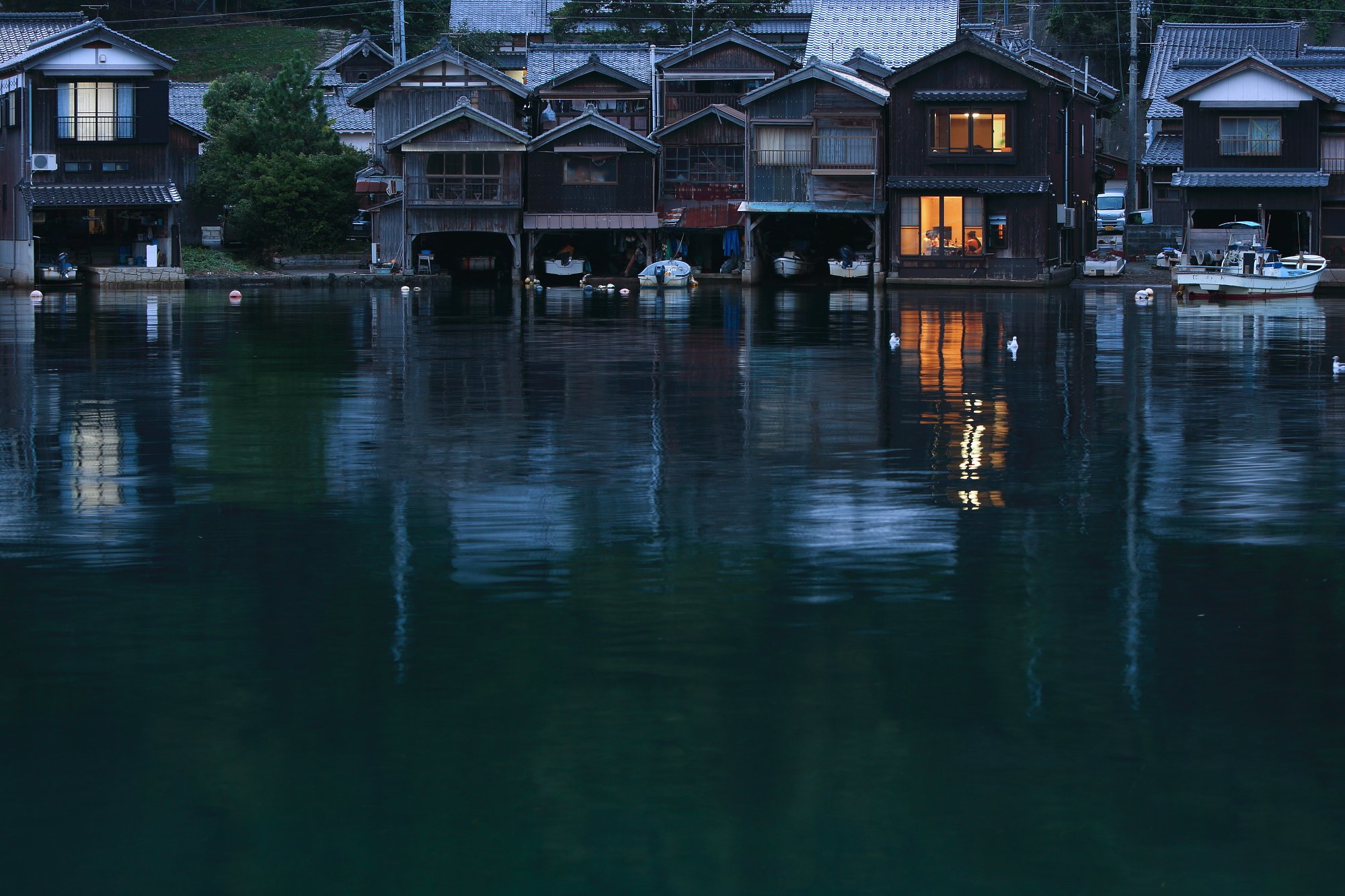 夕闇せまる伊根