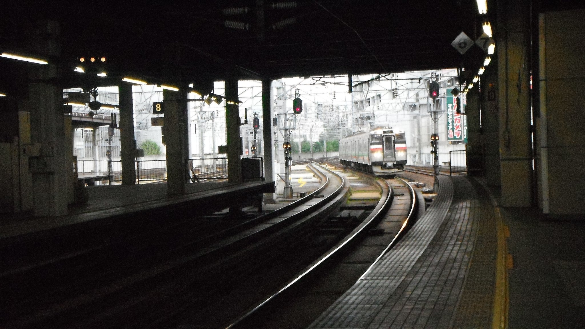 雨の駅