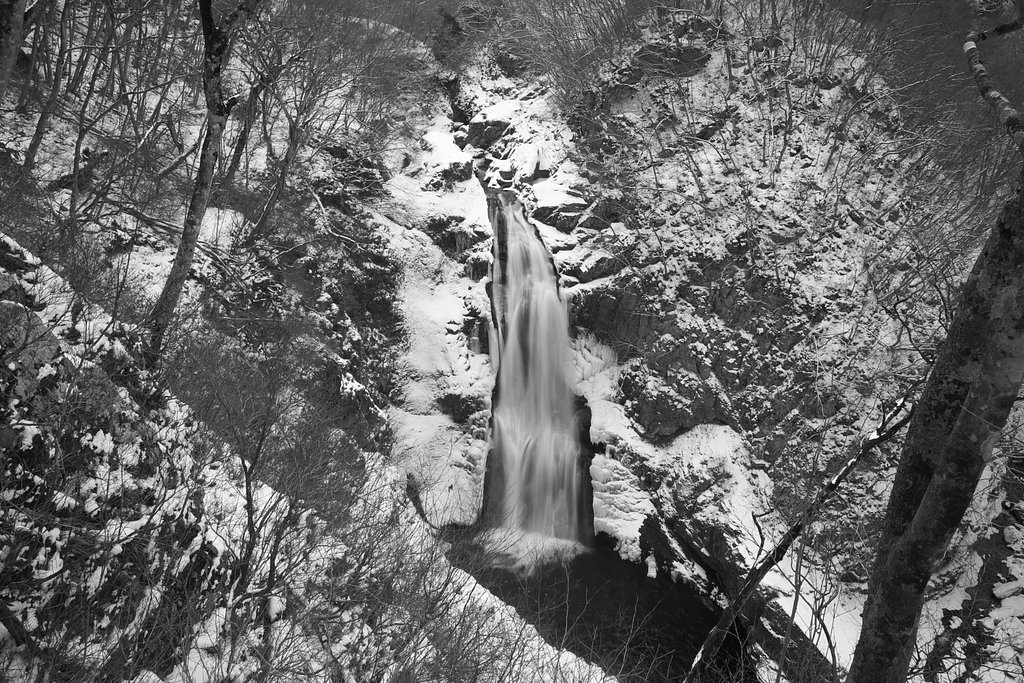 雪の秋保大滝　Ⅱ