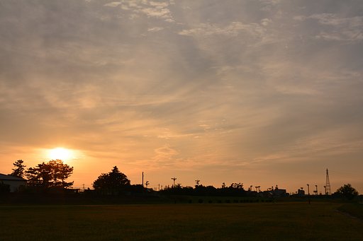 薄雲の夜明け