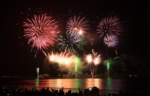 青森海上花火大会