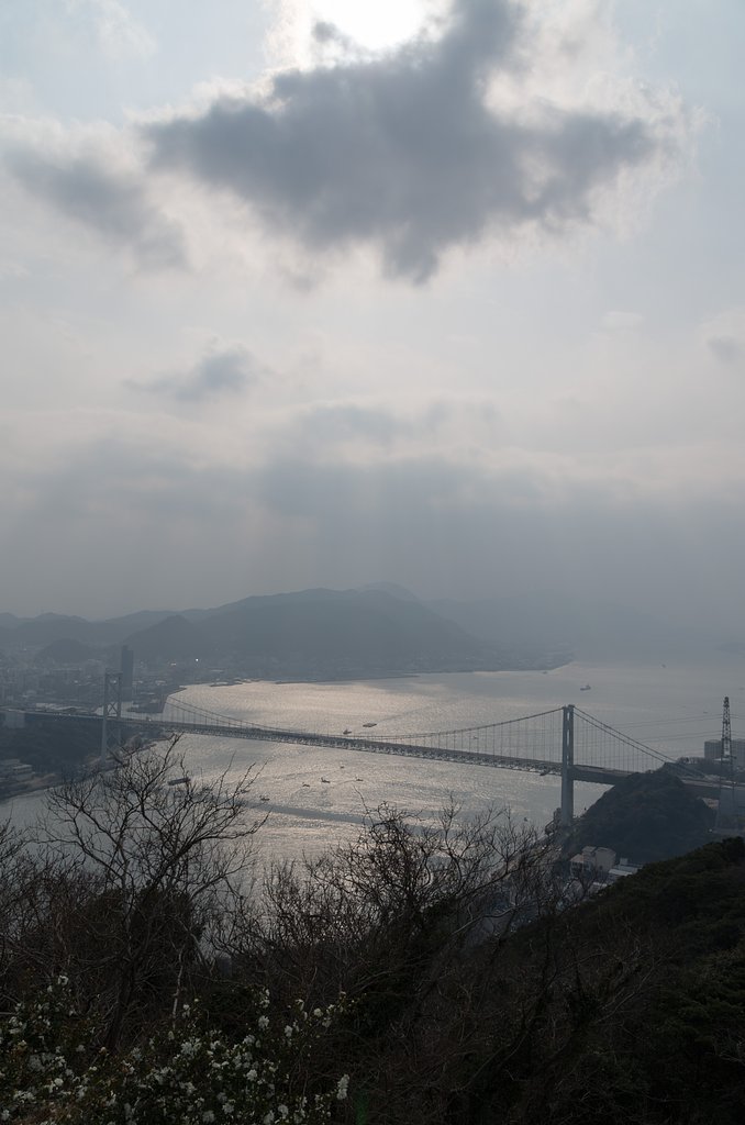 【光】と影