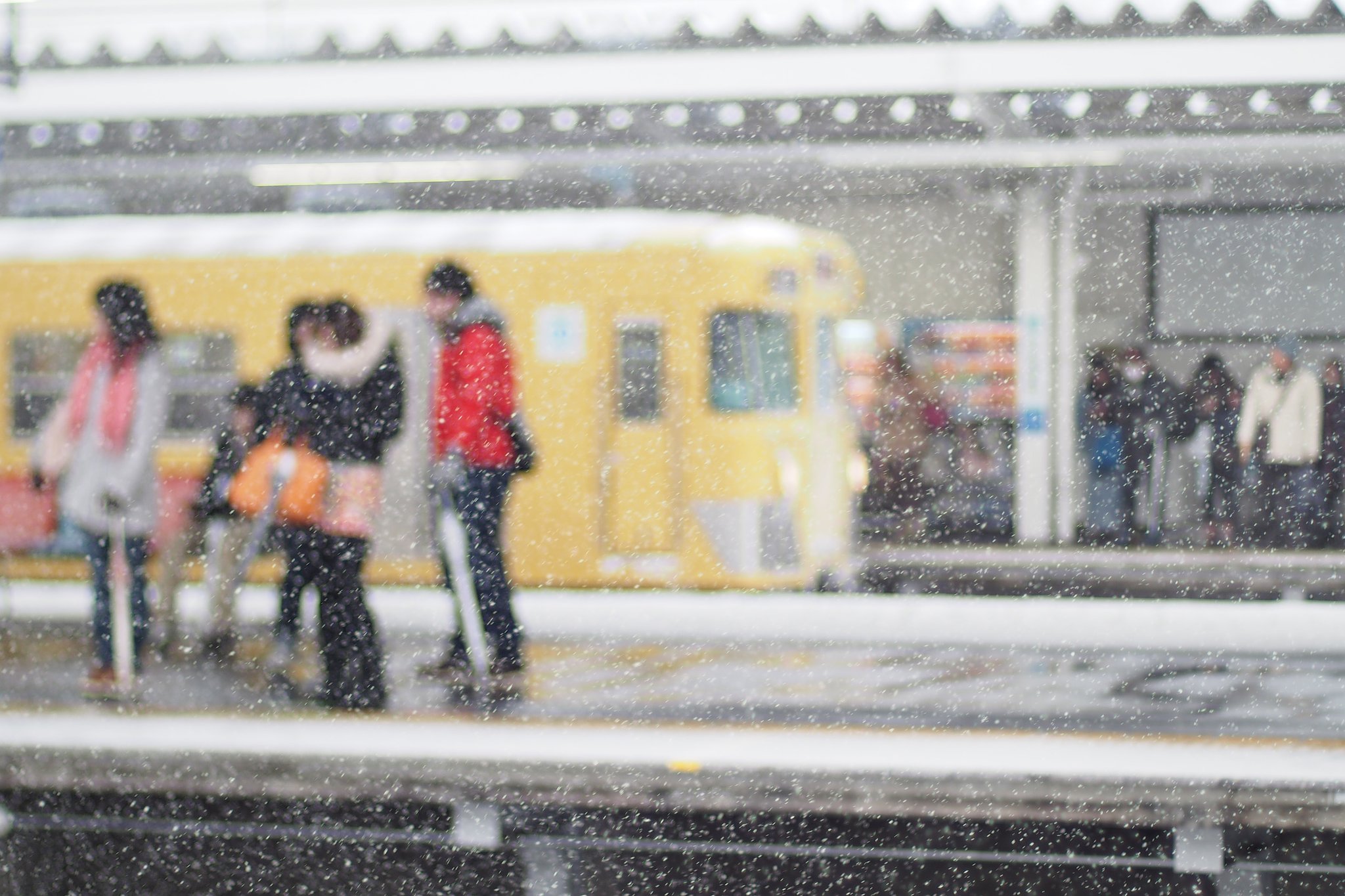 雪は降る　あなたは来ない