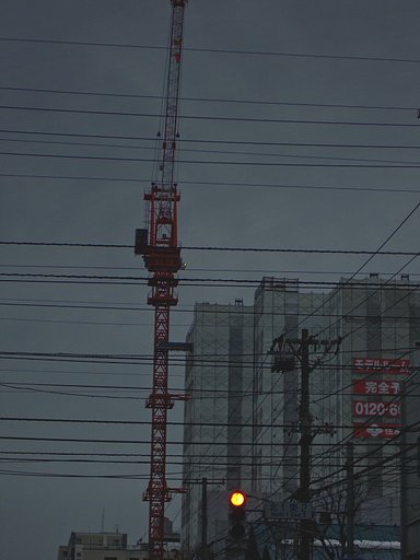 暗い建設の音