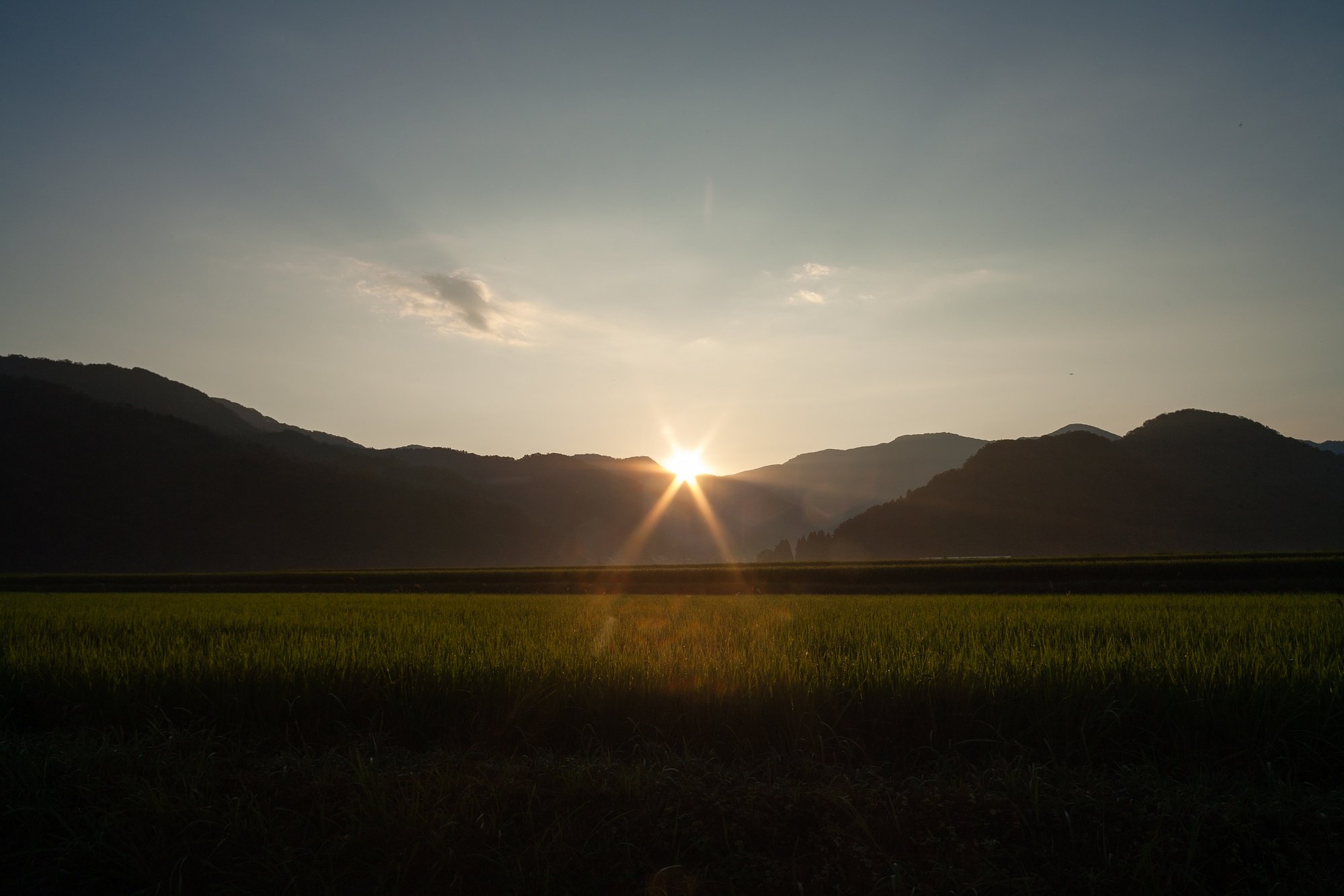 快晴の朝日の出・・。