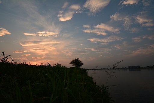 雲輝く