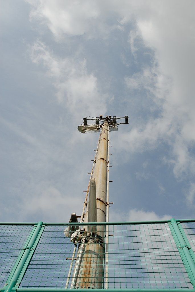 空へ伸びる