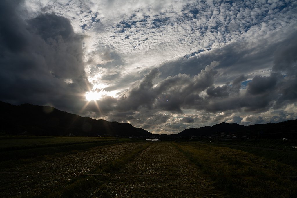 夕方晴れ間が・・。