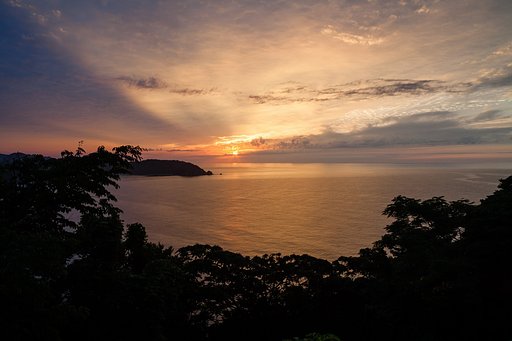 日本海の夕焼け-1。