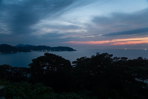 日本海の日没。