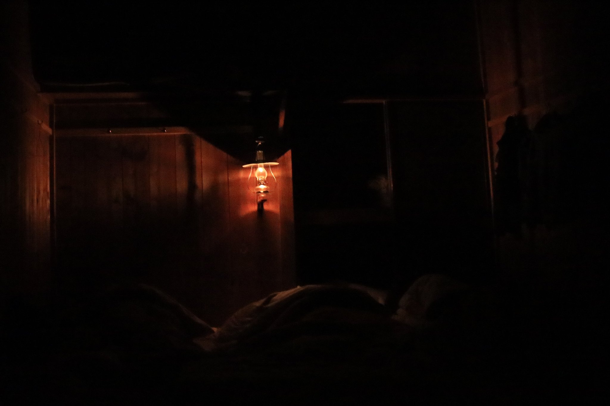 山小屋の夜