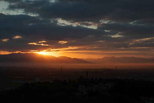 三国の夜明け