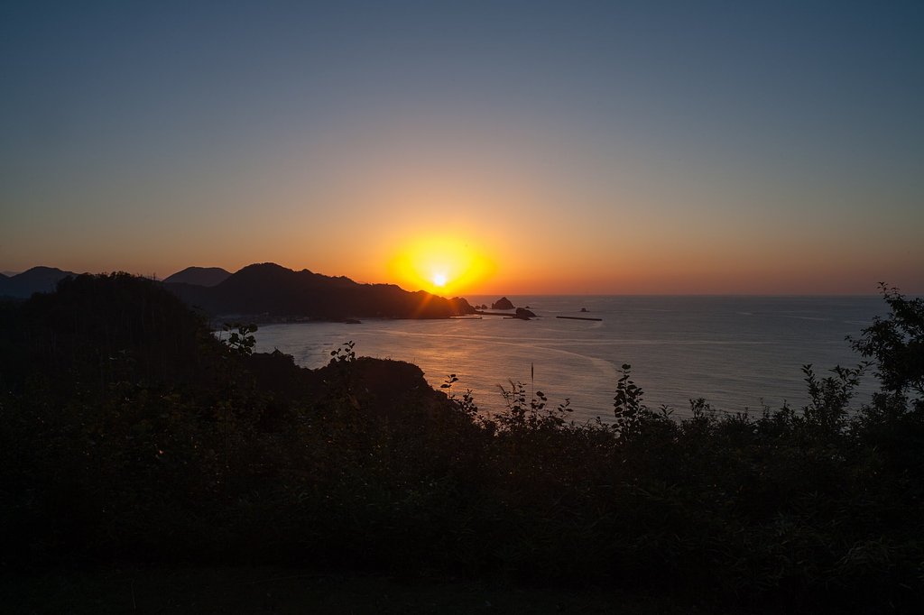 日本海への日の入り-2。