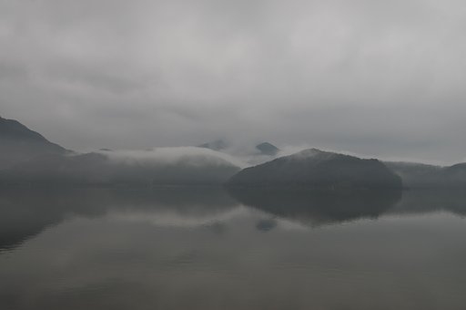 三方湖の朝