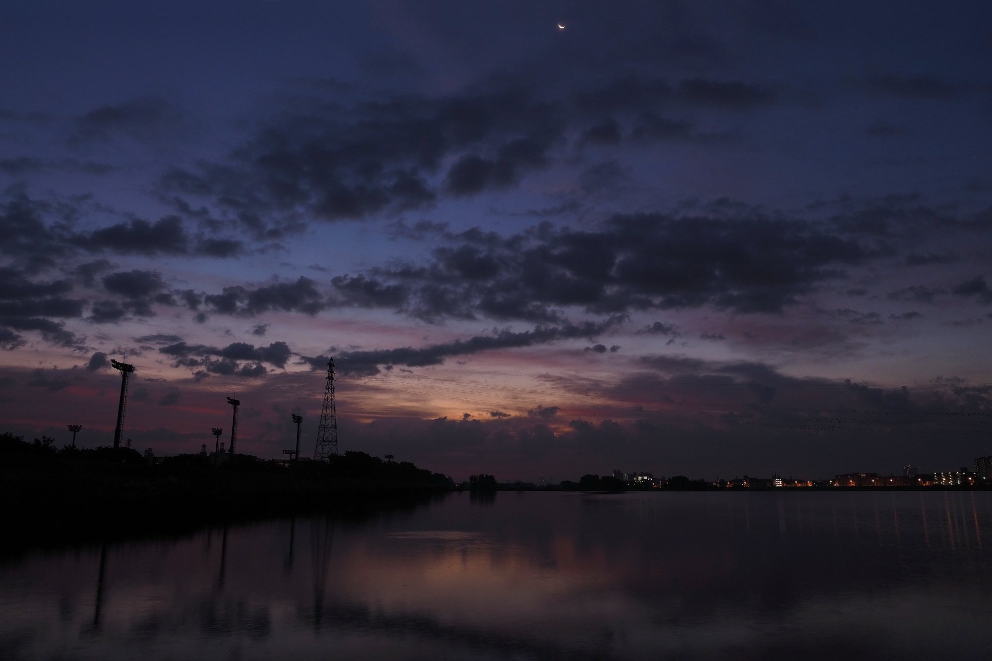 残月の夜明け