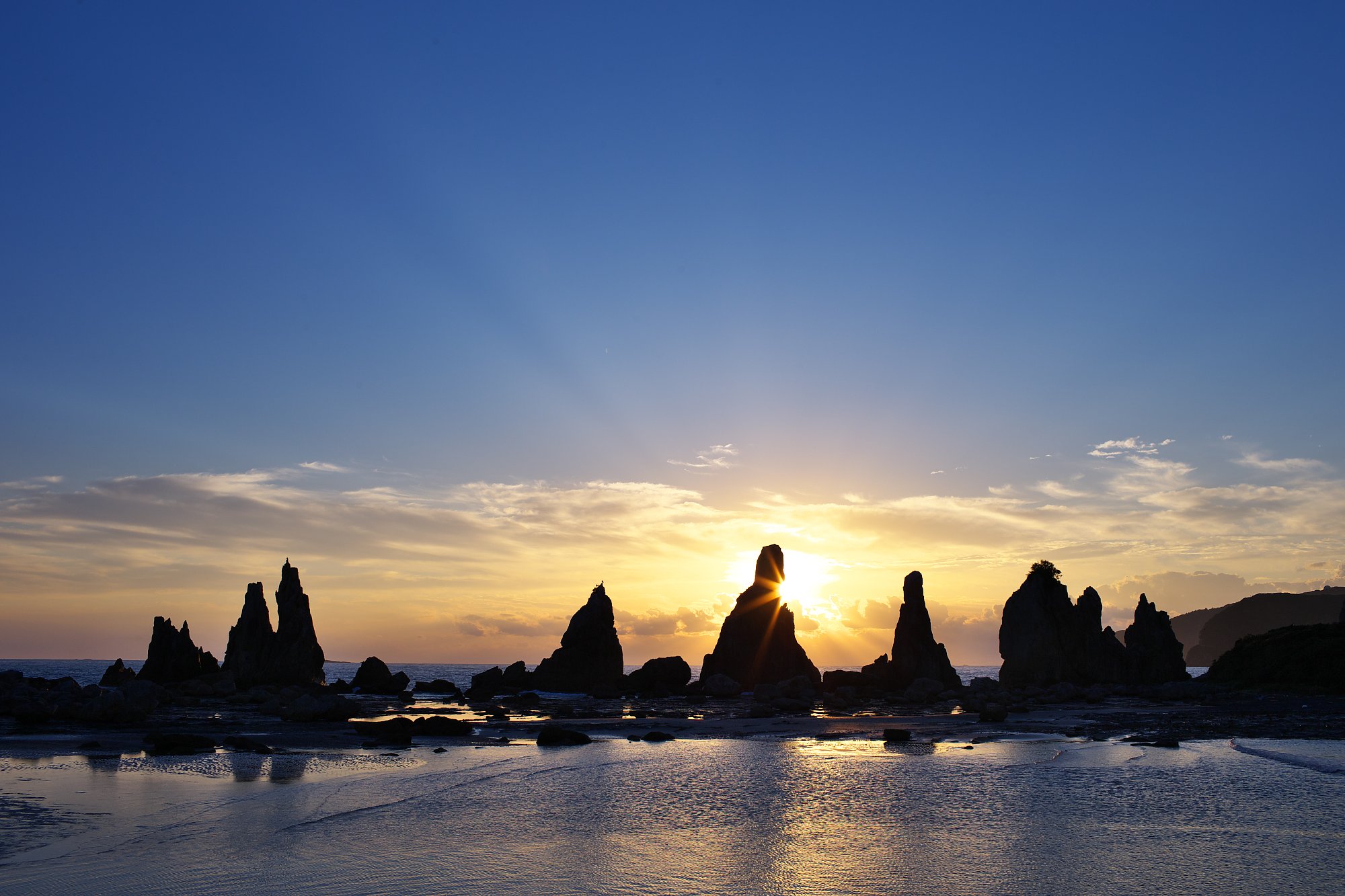 橋杭岩の光芒
