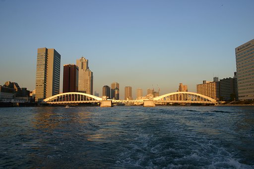 光る勝鬨橋