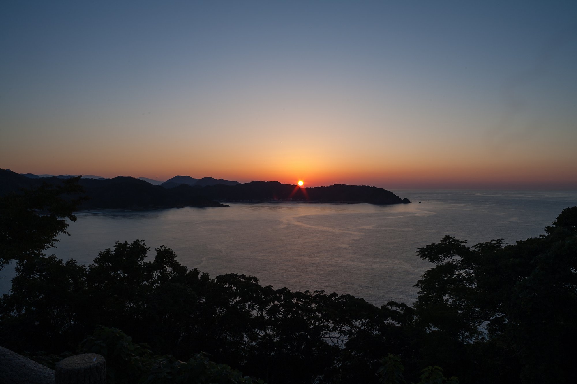 夕焼けも沈み始めて・・。