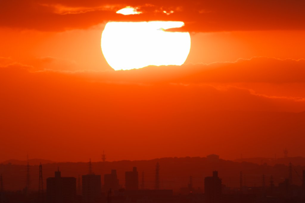 町の夕景