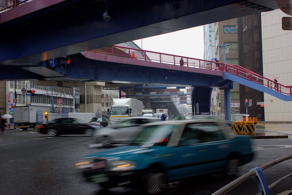 雨の梅田陸橋