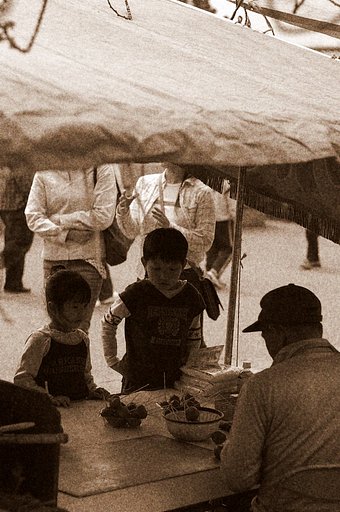 春の祭りにて　＃３