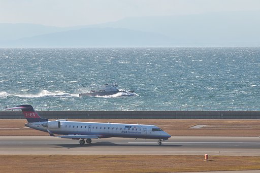 巡視船vsボンバルディアCRJ