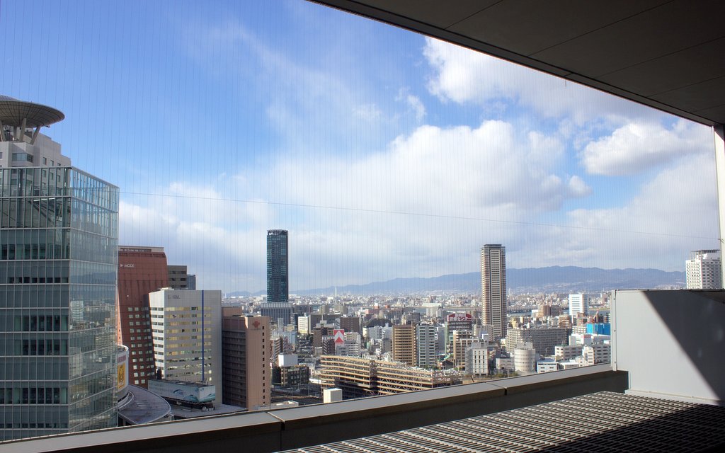 【雲】　梅田の窓