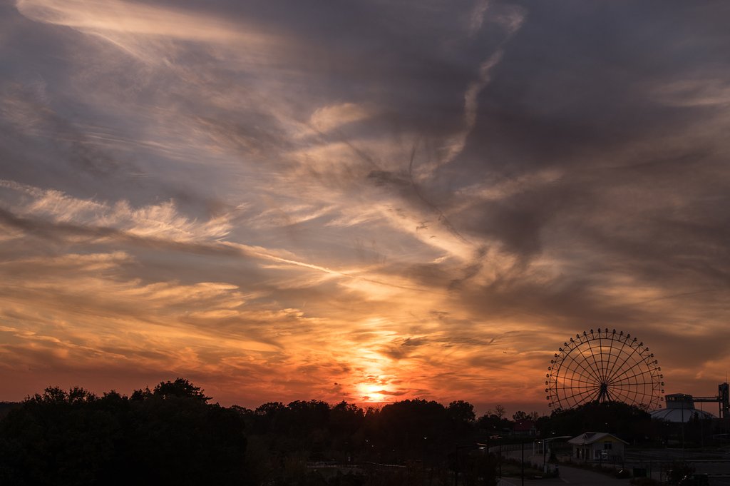 夕日溶け落ちる。。