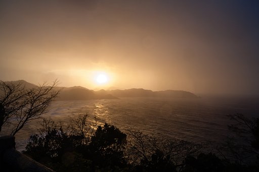 暴風雨