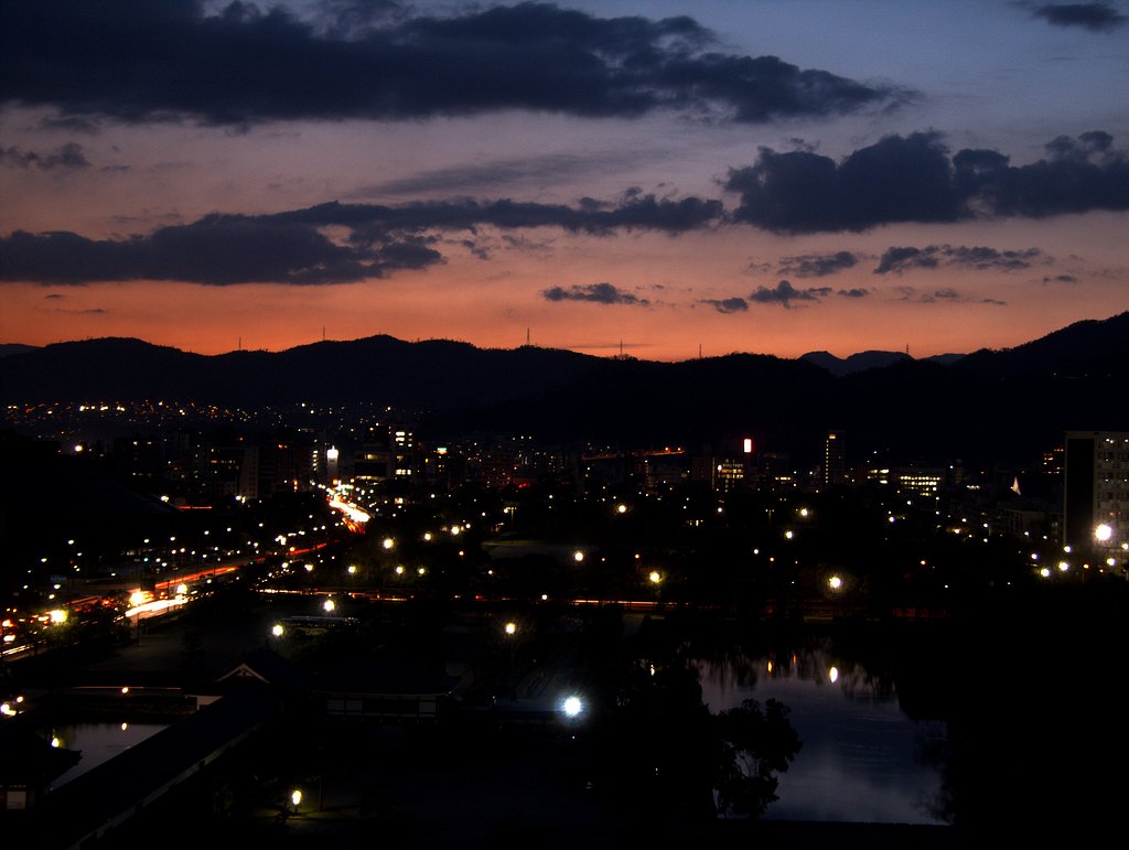 残照と夜景の両立、RAW調整版