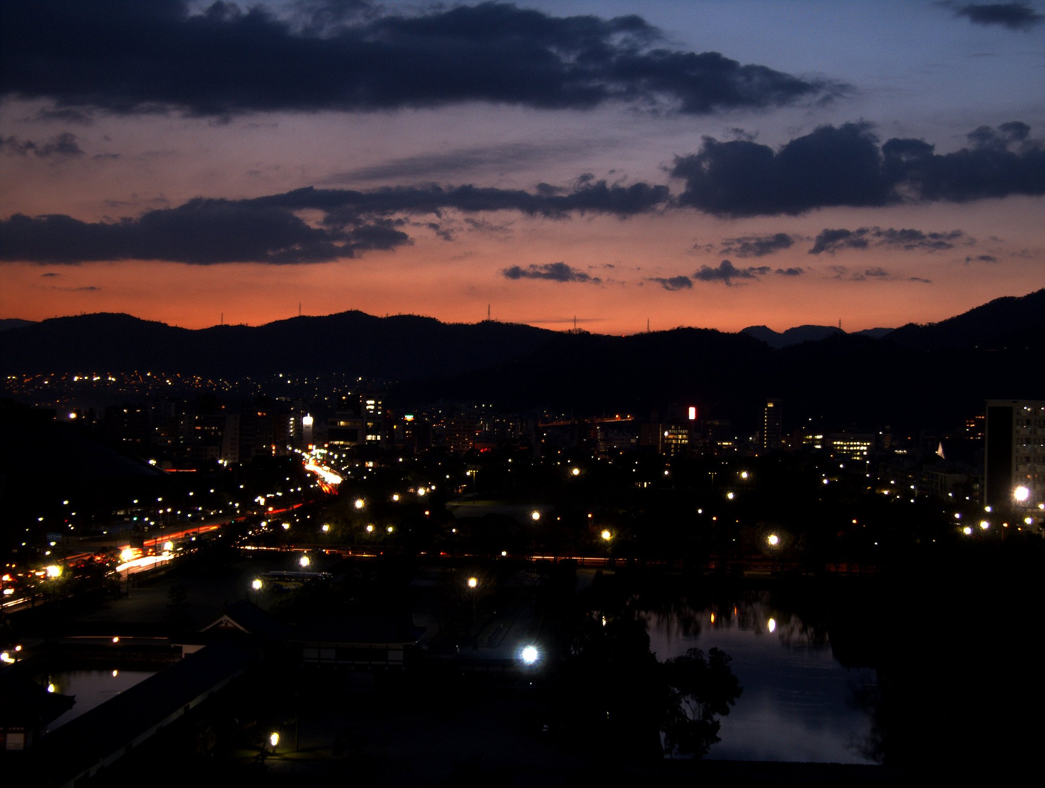 残照と夜景の両立、RAW調整版