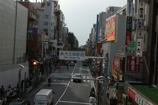 電車の窓からみていたら。ぼくはごみごみしているところが好きなのが判りました。