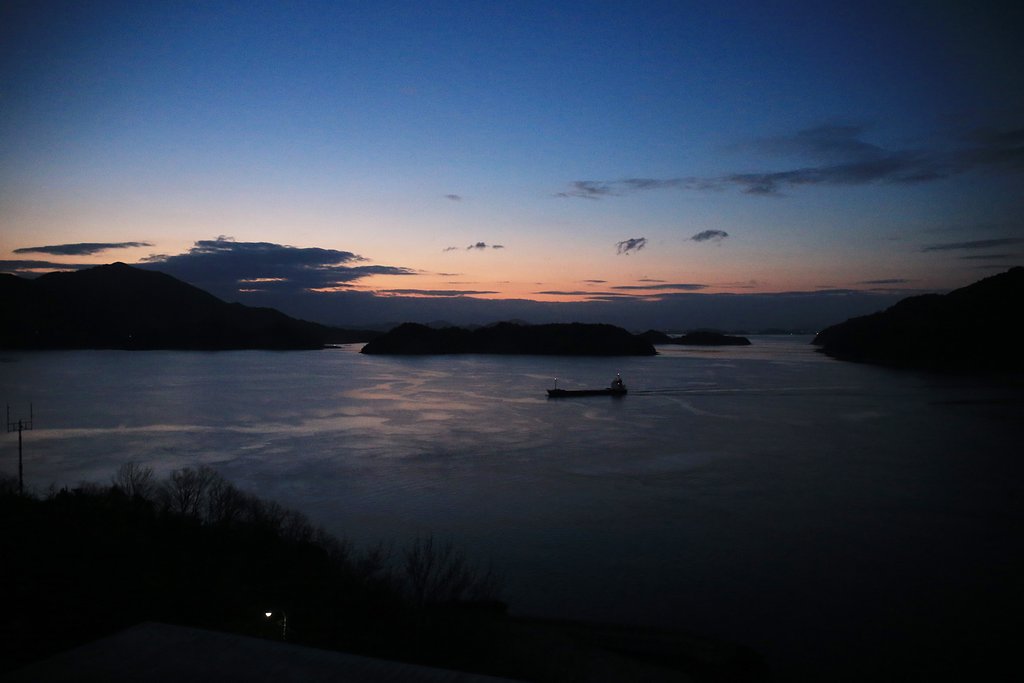 瀬戸の夜明け
