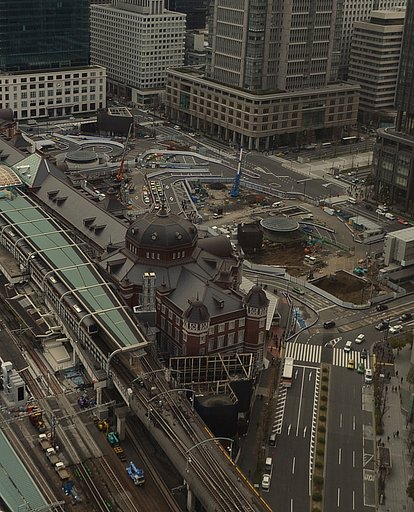 東京駅丸の内口駅前工事風景