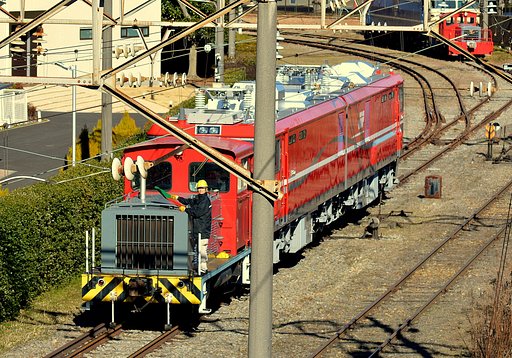 ３線軌条区間のEH800