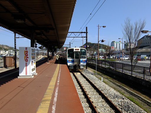 JR宇野駅にて