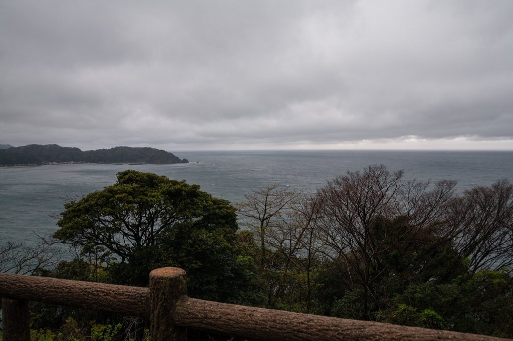雨の日本海。