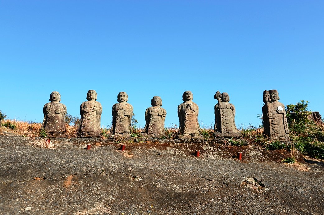 青空と７人のお地蔵様