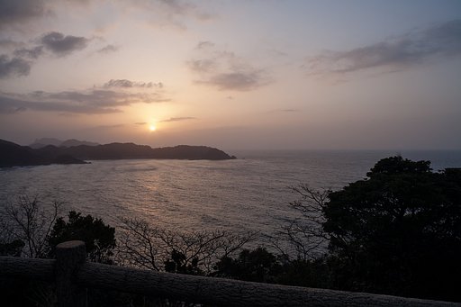 黄砂の中の日本海の夕焼け-1。