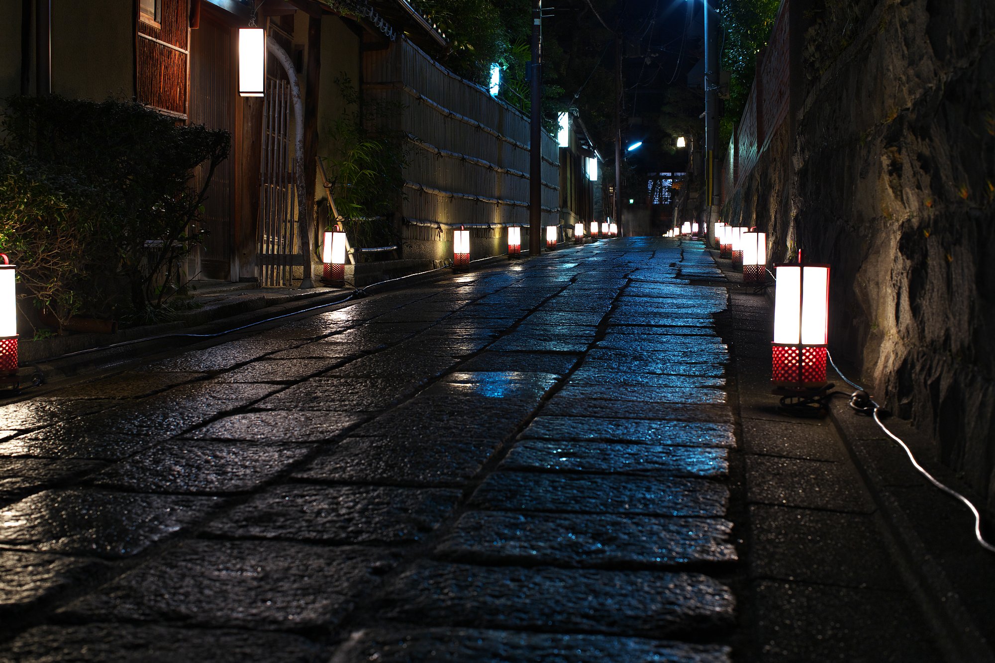 石塀小路の灯り