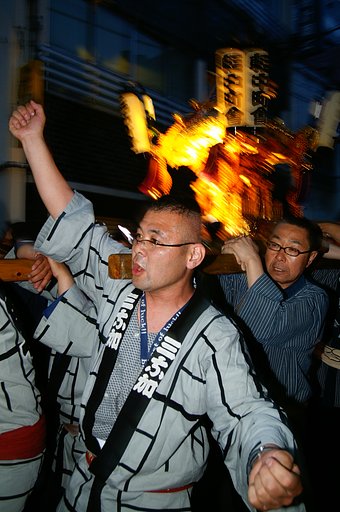 祭りだワッショイ!