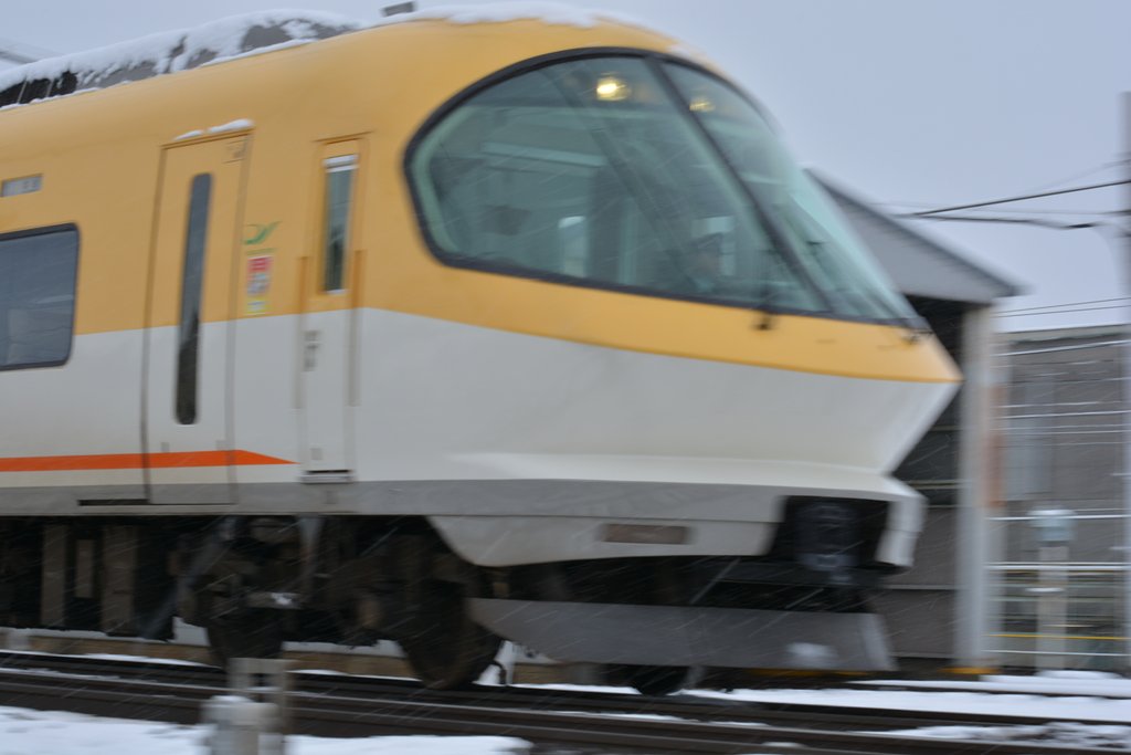 雪の中の伊勢志摩ライナー
